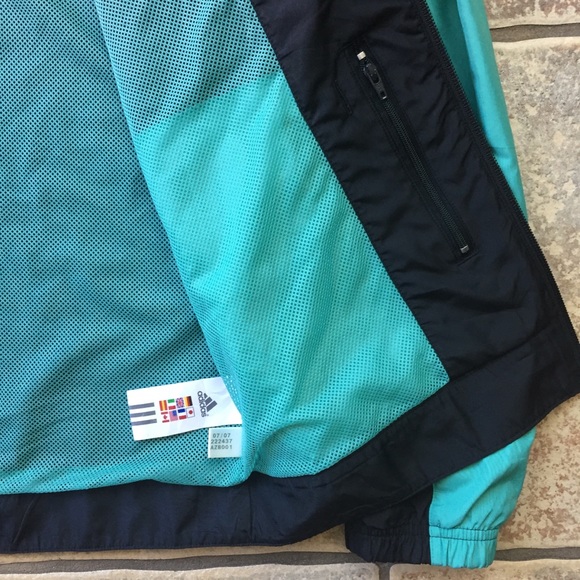 /// Adidas Turquoise Windbreaker - Picture 4 of 7